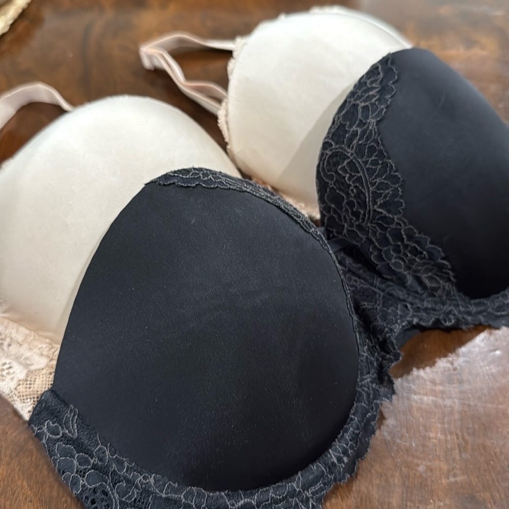 Victoria Secrets Bra Bundle 34D/DD